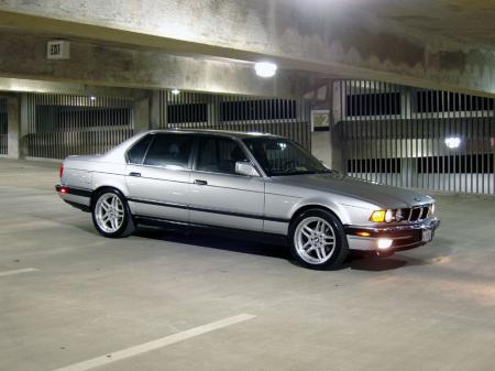 BMW E32 - Fotky, Videa - BMW Katalog