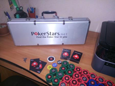 Покерный набор PokerStars (500 фишек).Продам