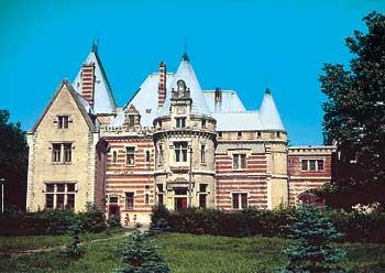 Замок Меендорф в поселке санатория ...